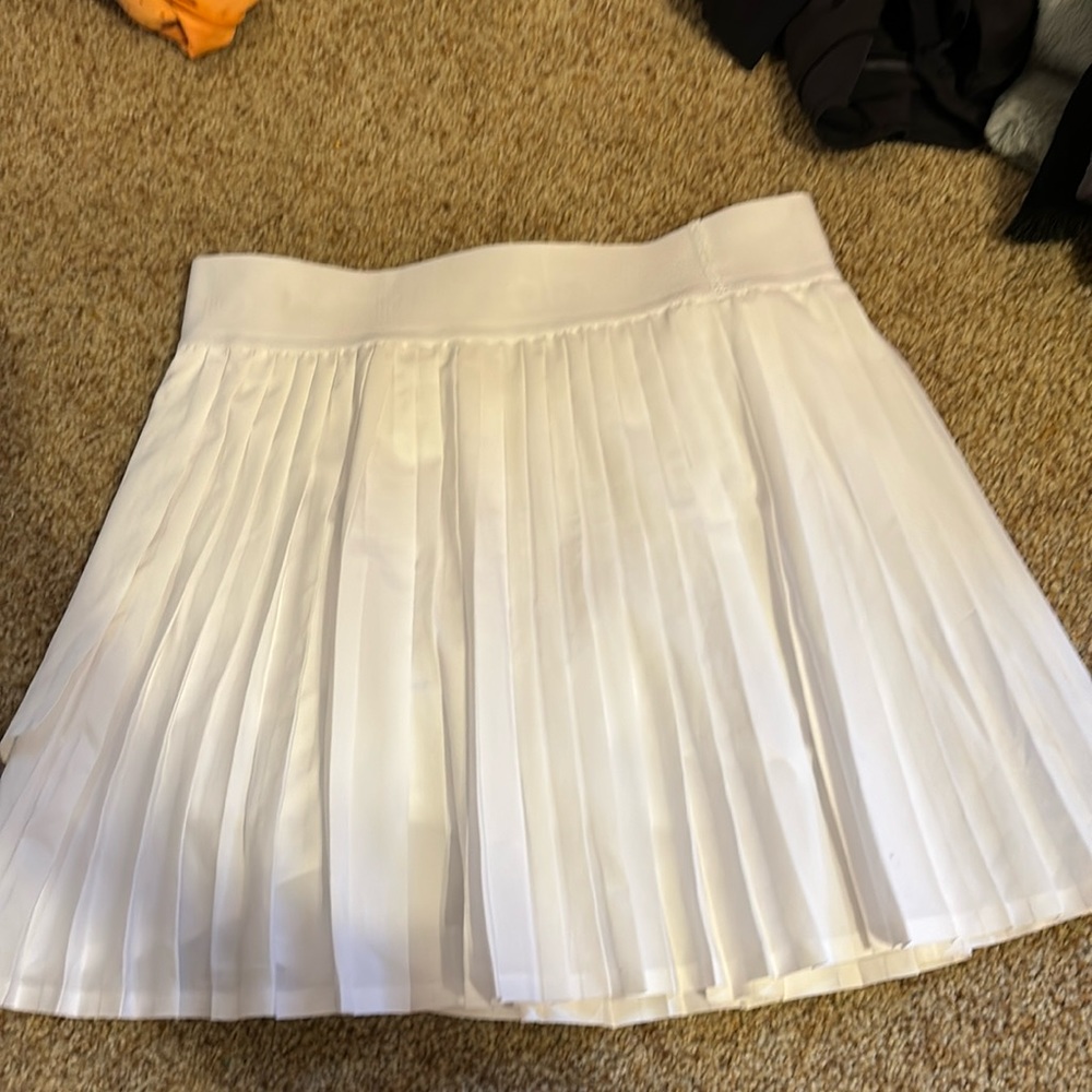 Never worn alo tennis skirt